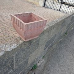 Flower pots earthenware
