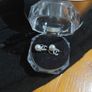 stud earrings Image 4