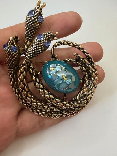 Brooche