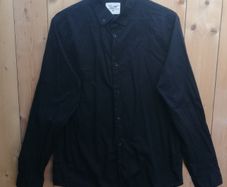 4 great condition Mens medium size long sleeve Shirts