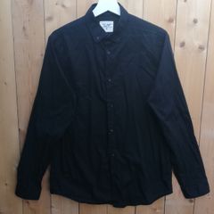 4 great condition Mens medium size long sleeve Shirts