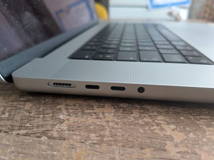 MacBook Pro 16 inch M3 Max 64GB RAM 1TB SSD Like New
