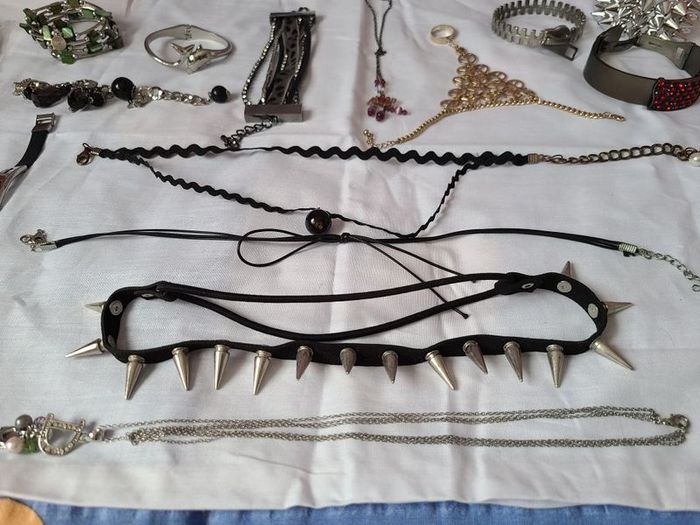 jewelleries 1 euro each or 50 euro for all