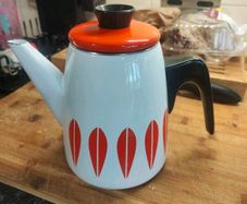 Catherine Holme coffee pot