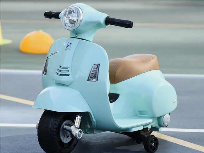 Vespa Electric kids ride on 7.2V Electric Scooter GPS Mini  -Needs new battery