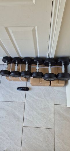 3xbrand new sets of dumbbells