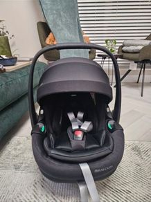 Maxi Cosi 360 pebble pro 2 and Familyfix 360 pro base