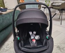 Maxi Cosi 360 pebble pro 2 and Familyfix 360 pro base