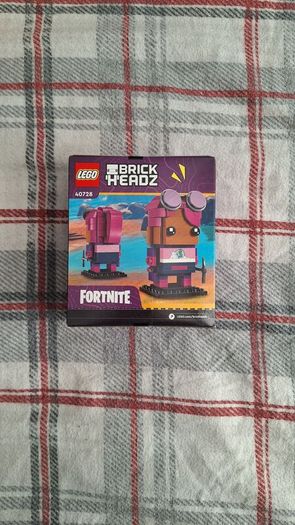Lego Brickheadz Brite Bomber Set 40728