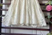 skirt size small Charlotte Russe cream lace skirt size 10