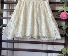 skirt size small Charlotte Russe cream lace skirt size 10