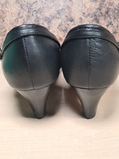 womens CLARKS CONE heels court formal casual black leather slip on closed toe Size UK 4 D EU 37