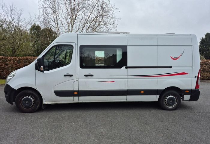191 Renault Master Camper