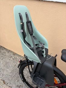 Seat for child (back of bike)