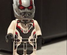lego sh0563 from 2019 Antman minifigure