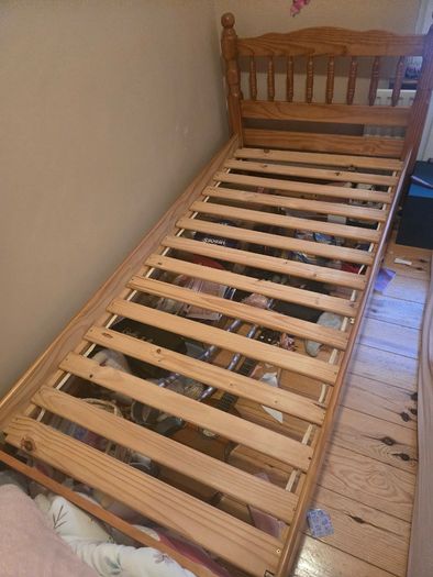 Single wooden bed - Free