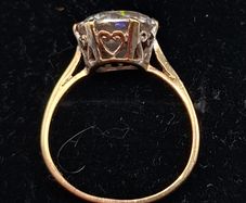 9ct yellow gold ring