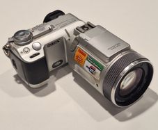 Sony Cyber-shot DSC-F717 5.0MP Digital Camera with Carl Zeiss Vario-Sonnar Lens 3 Months Warranty