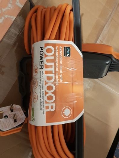 Outdoor extension lead with waterproof socket 15 m lomg