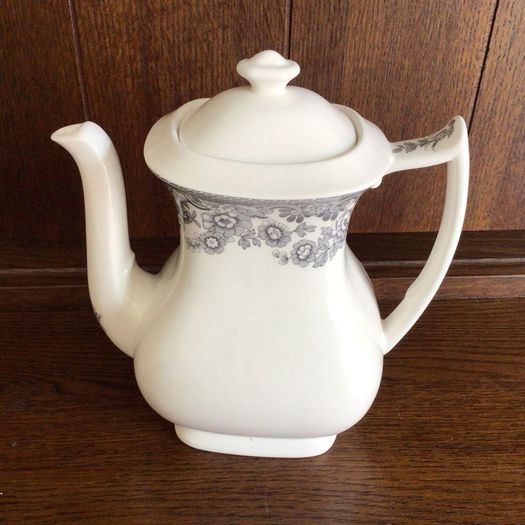 Vintage Spode Delamare pattern stunning coffee pot