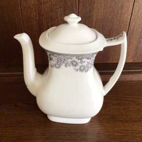 Vintage Spode Delamare pattern stunning coffee pot