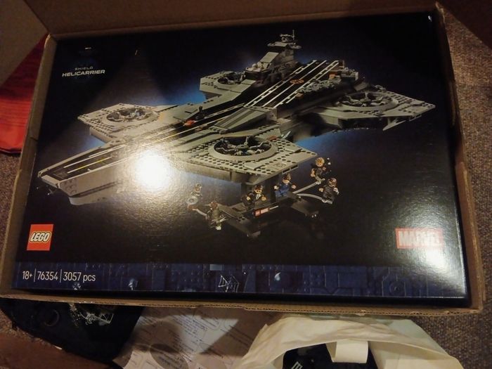 Lego Marvel 76042 and 76354 Helicarrier Bundle