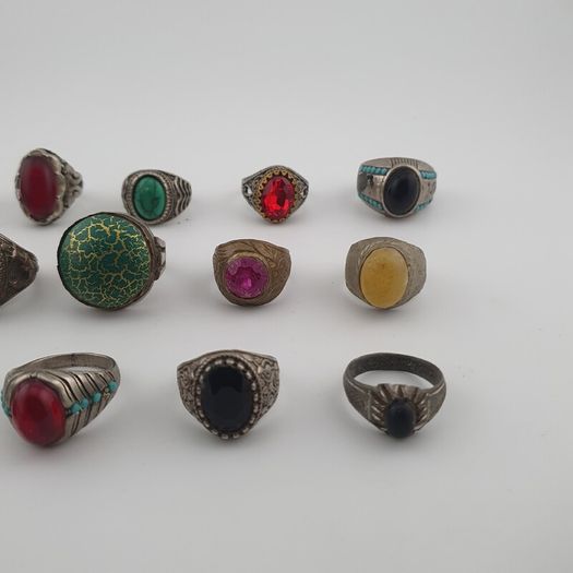 15 Mixed Vintage Rings Antique Style Brass Glass & Stone Collectible Ring Lot