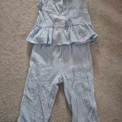 H&M Baby Girl 2 Piece Seersucker Outfit, 12-18 months