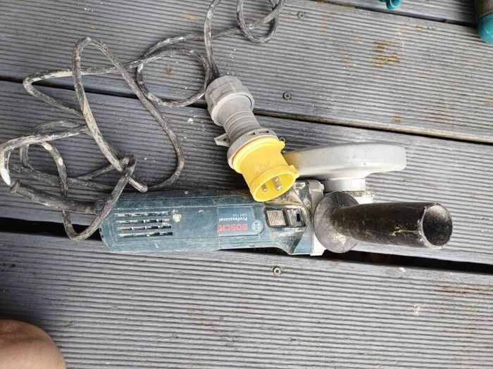 Job lot power tools bundle - Makita & Bosch (18V & 110V) + Makita Radio