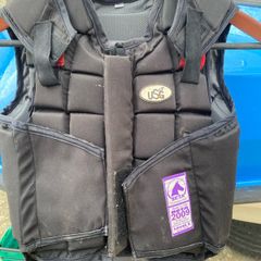Horse riding body and shoulder protector