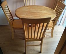Kitchen table and 4 chairs
