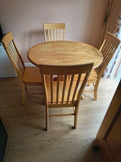 Kitchen table and 4 chairs