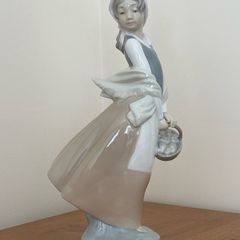 Nao By Lladro Figurine