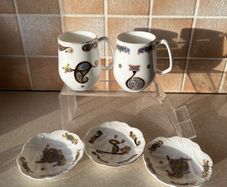 Royal Tara "Book of Kells Design 2 Mugs &; 3 Shell shaped Dishes
