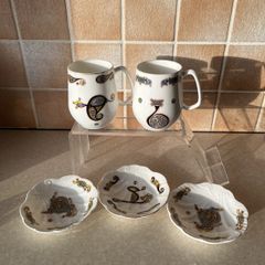 Royal Tara "Book of Kells Design 2 Mugs &; 3 Shell shaped Dishes