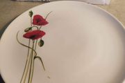 MND Poppy Dinner Plate Ideal for Practical Everyday Use.