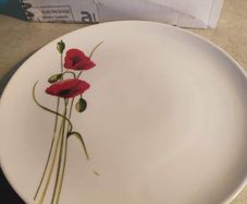 MND Poppy Dinner Plate Ideal for Practical Everyday Use.