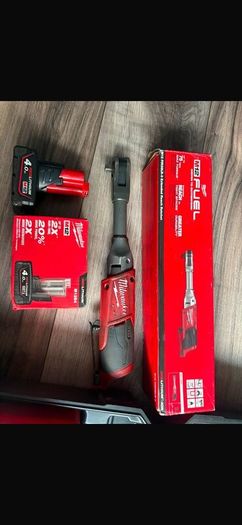 Milwaukee impact Battery guns