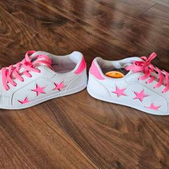 Girls runners Size 1