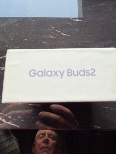 NEW Unused Samsung Galaxy Buds 2 in Lavender