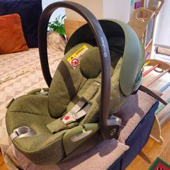 Baby car seat (Cybex Cloud T i-Size) and 360 Base