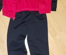 Boys red and black Nike Tracksuit. size m/137-147cm