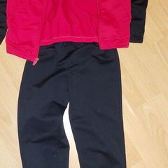 Boys red and black Nike Tracksuit. size m/137-147cm