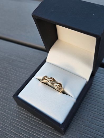 9ct Yellow Gold Celtic Style Band