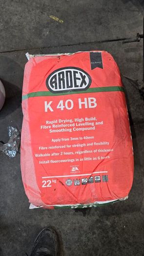 Leveling compound