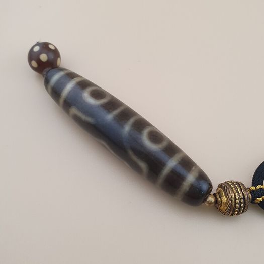 Vintage 3 Eyes Himalayan Tibetan Agate Dzi Bead Amulet Pendant Necklace
