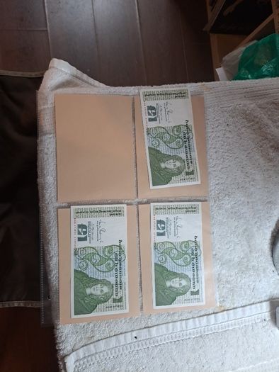 3 consecutive numbered 1 punt notes