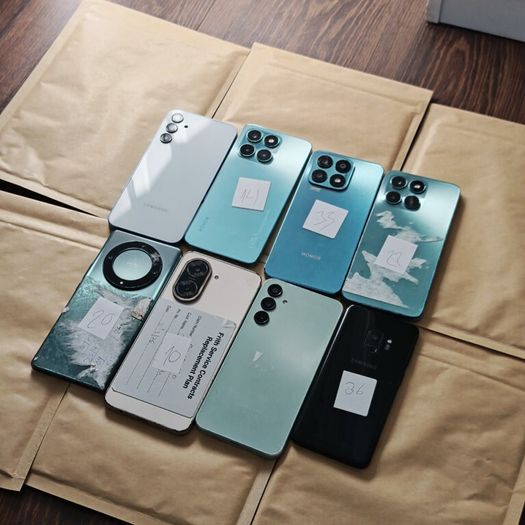 Job Lot of 8x Android Phones - Samsung / Honor / Redmi - Spares & Repairs