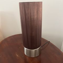 Brown table lamp. 39 cms high