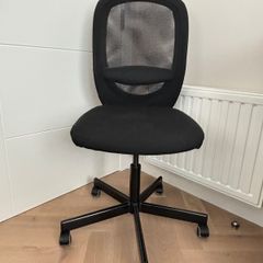 Office chair in black
